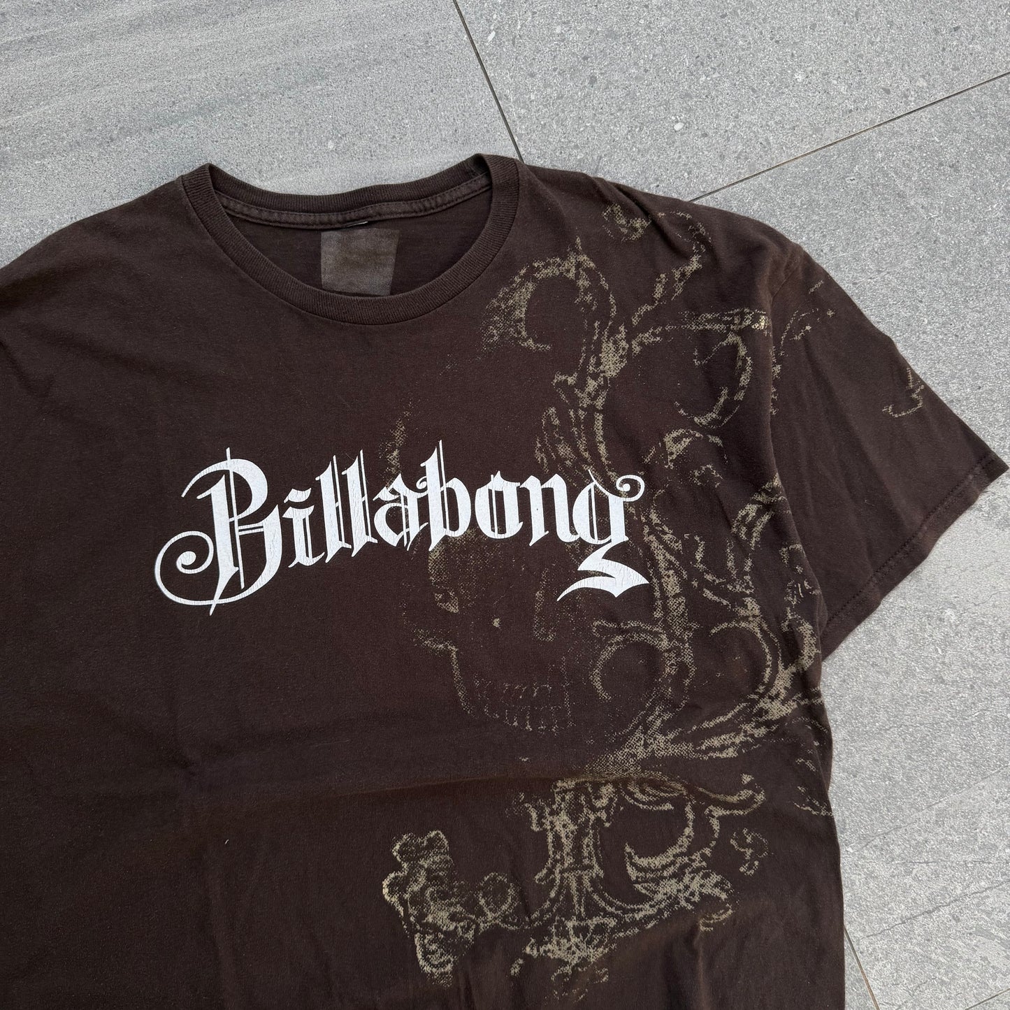 grail billabong skull tee - XL