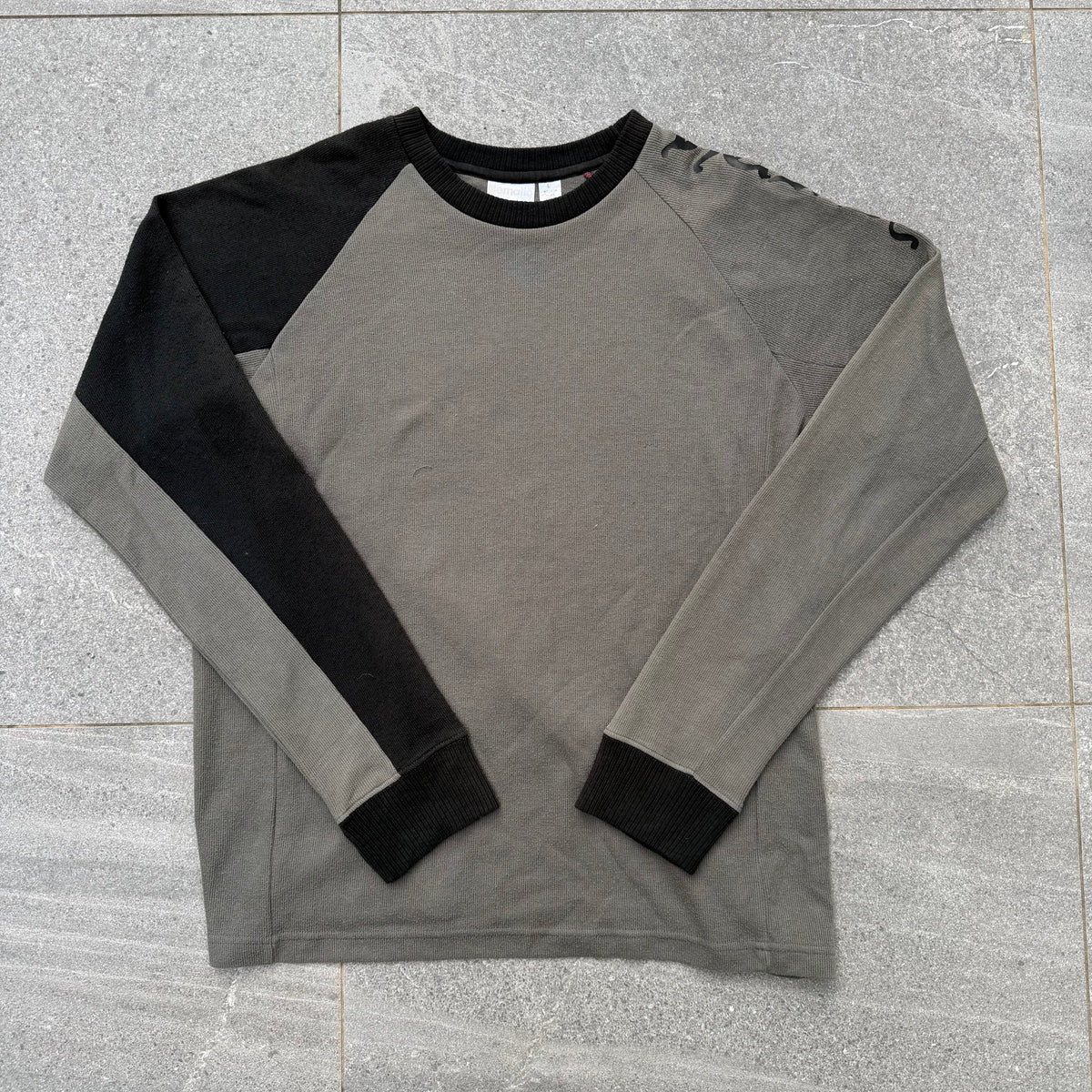 hurley gothic print knit - M