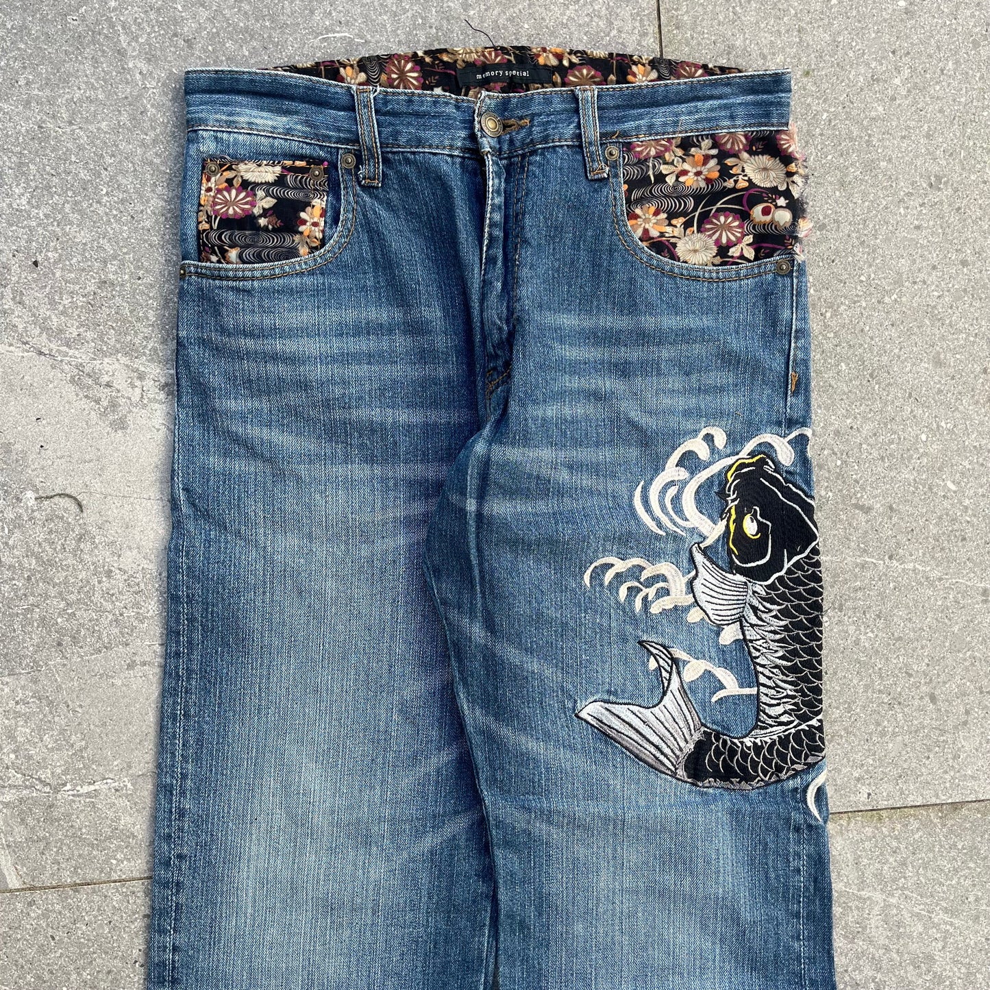 memory special kois - 32x30”