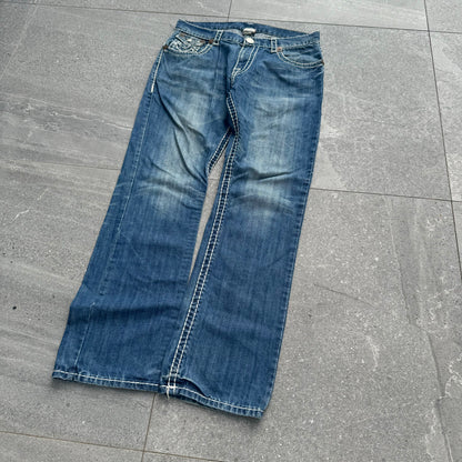 beautiful bootcut trueys - 34x31”