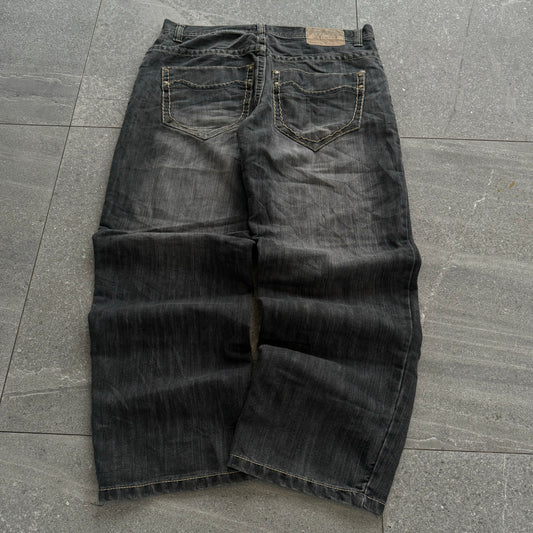 GLORIOUS SOUTHPOLES! 38x30”