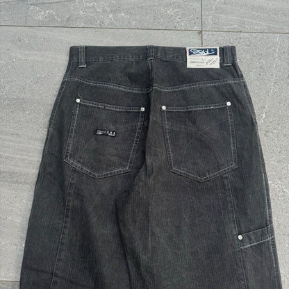 yes officer, this pair right here 32x31”