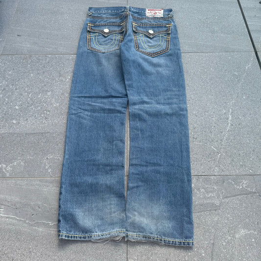 brown thread trueys !!!! 36x33”