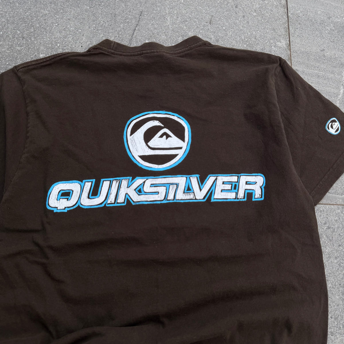 brown quiksilver teeeeee - S