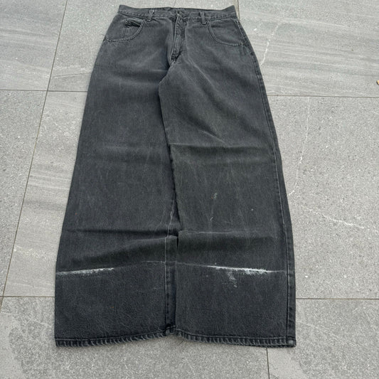if you are a 32”, you need to buy these instantly. grail solo jeans