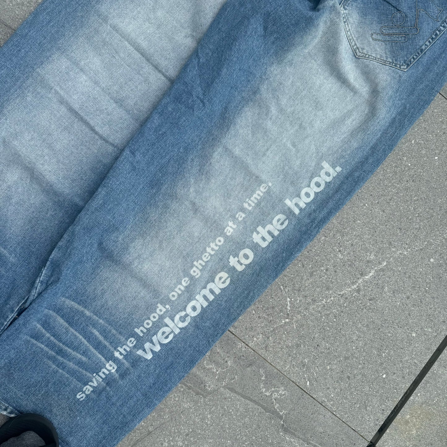 WELCOME 2 THE HOOD. 42x34”