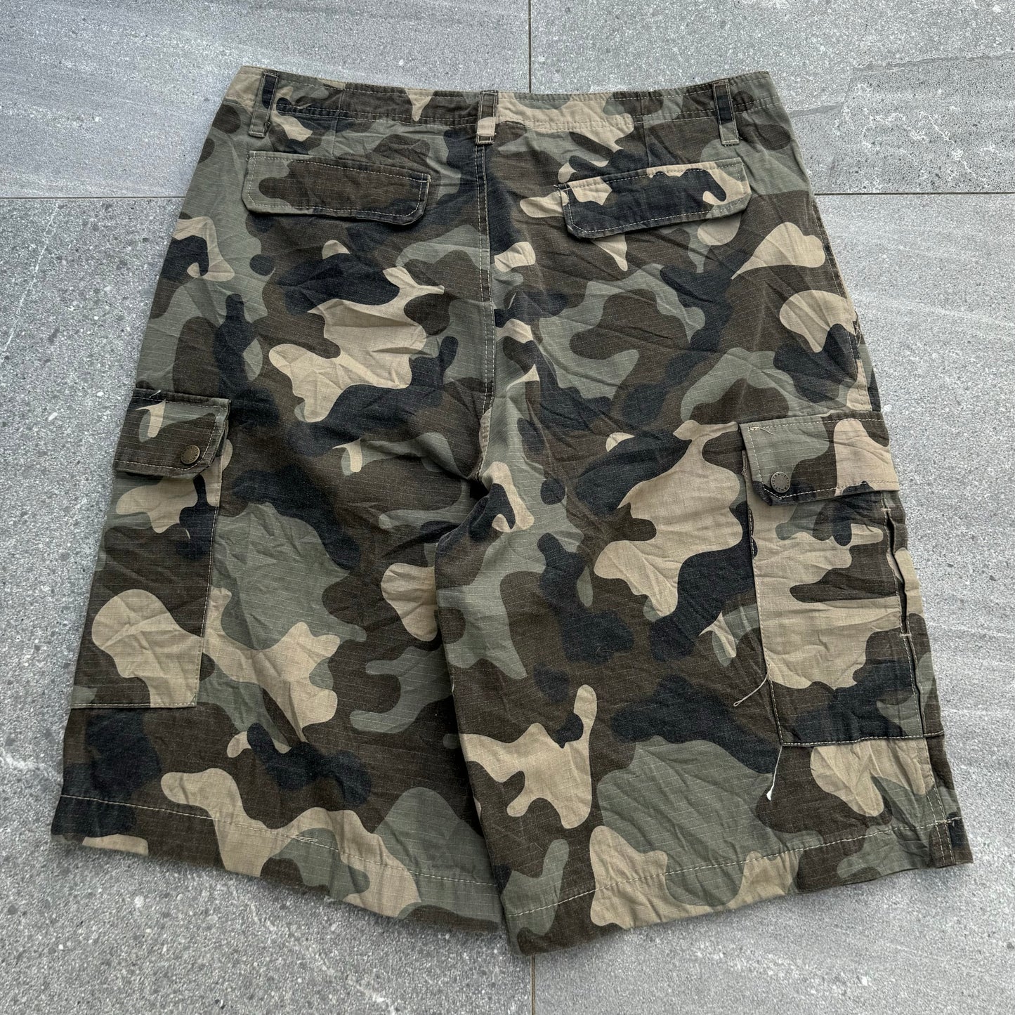 stanley camo shorts - 38”
