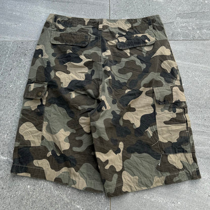 stanley camo shorts - 38”