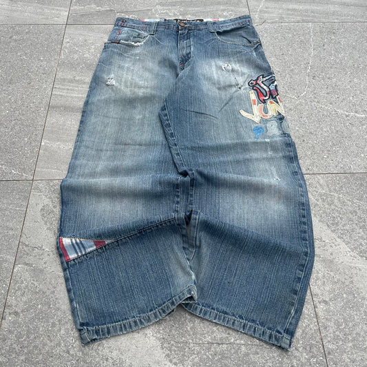 grail five jungle side hits - 34x29”