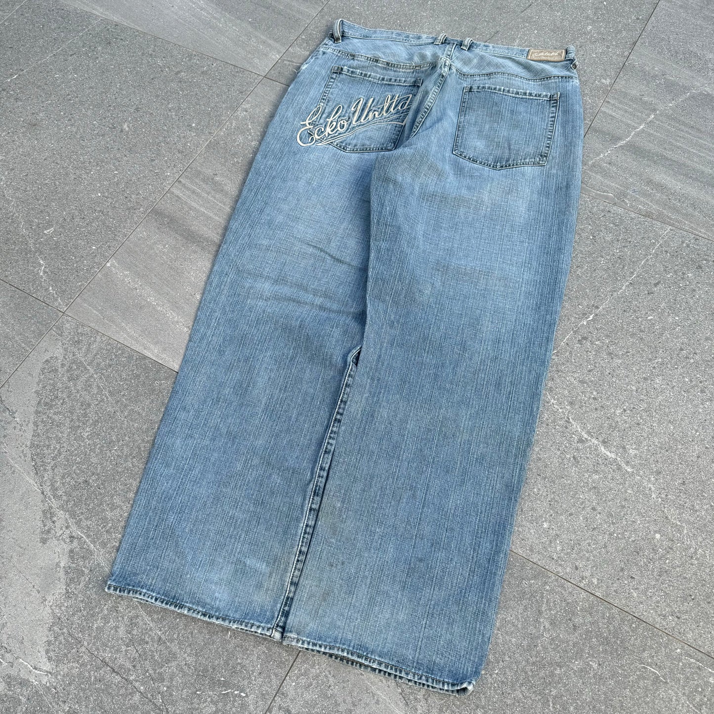 perfectly distressed ecko jeans - 36x32”