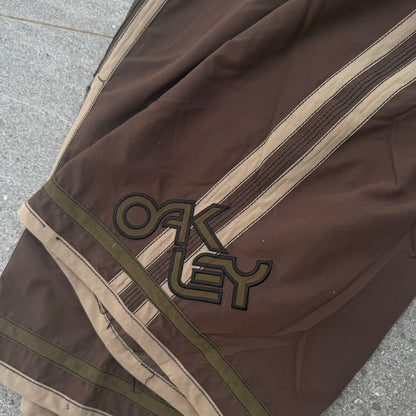 hard oakley boardies - 29x10”