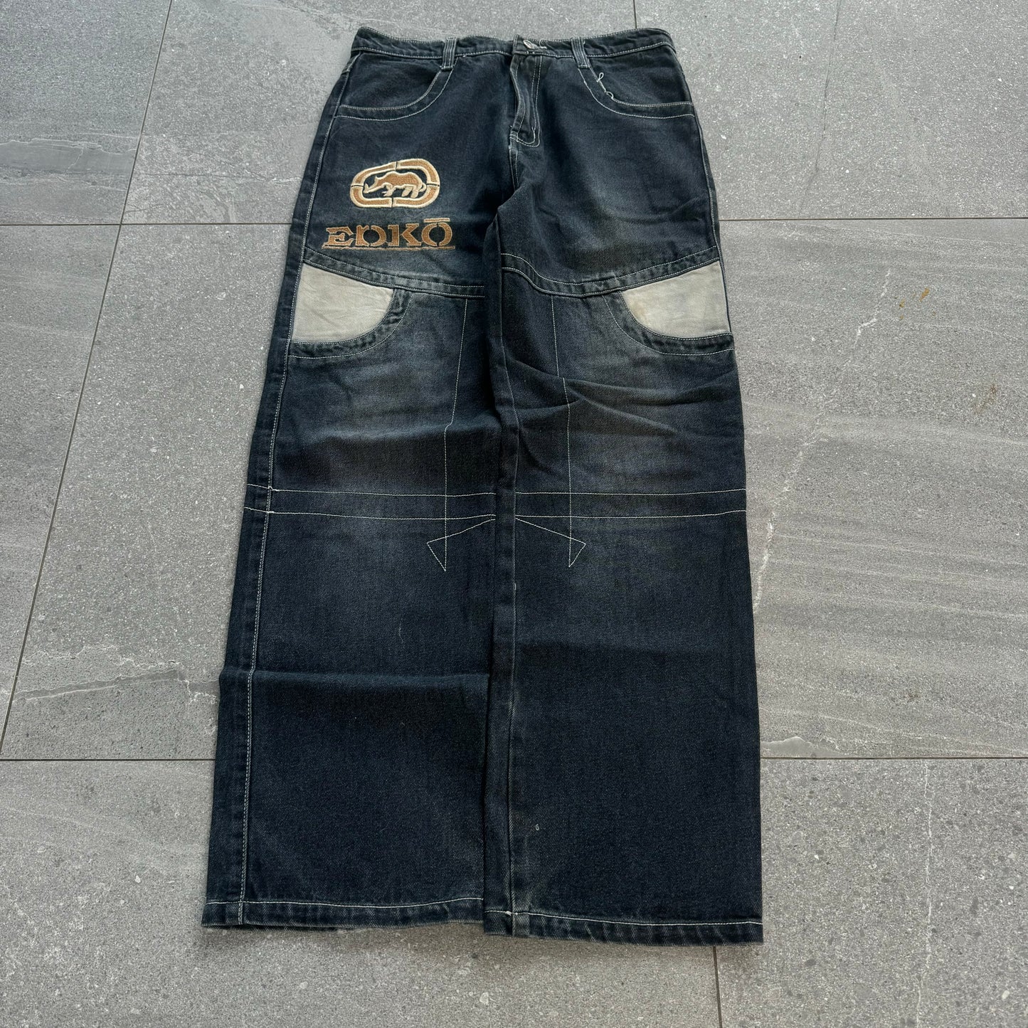 ecko jawnees - 31x31”