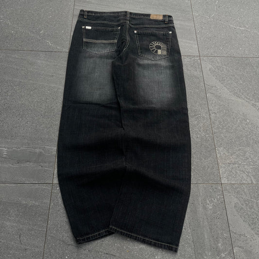 akademiks faders - 36x32”