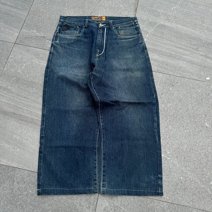 akademiks 3/4 - 34x24”