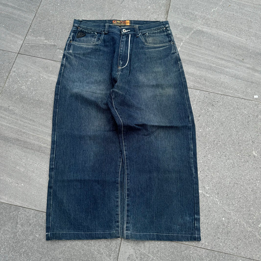 akademiks 3/4 - 34x24”