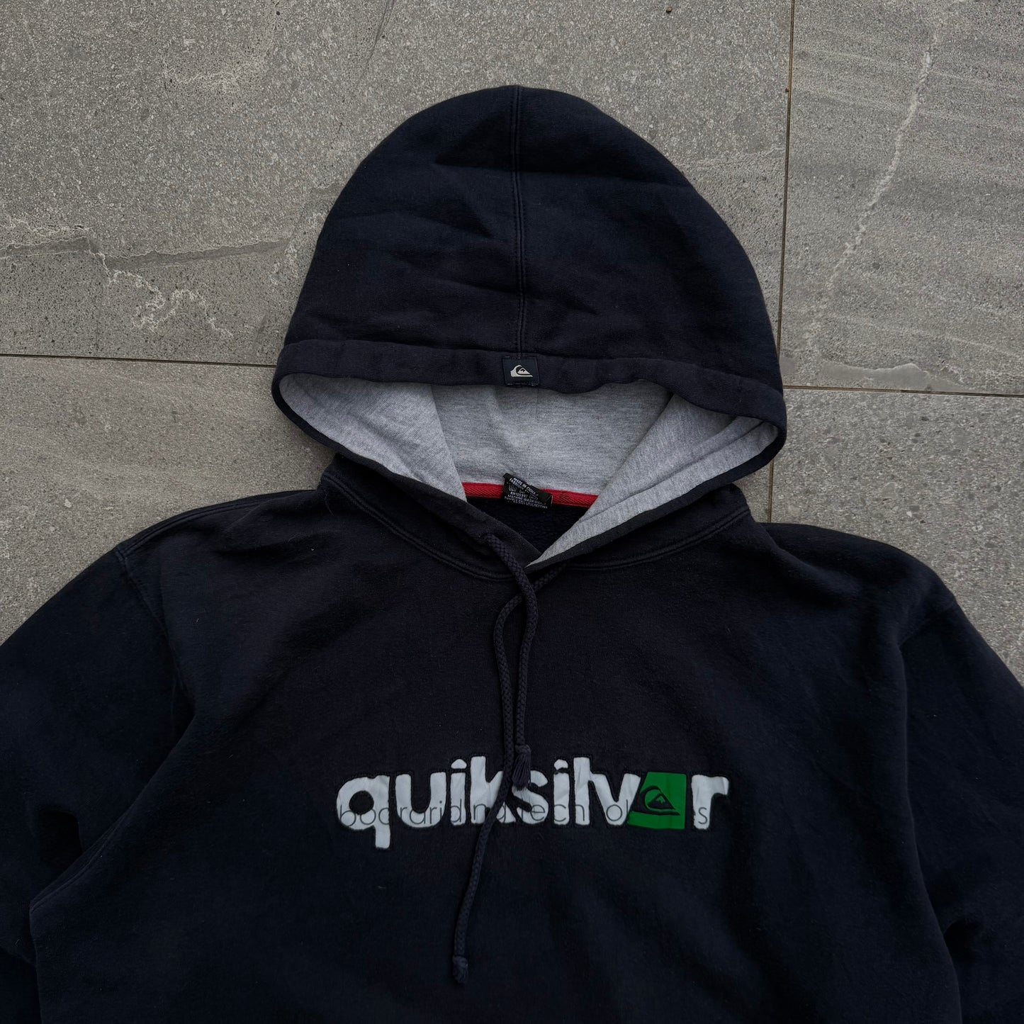 beautiful quiksilver navy hoodie 🫧 - M