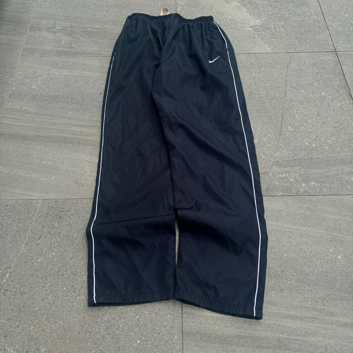 nike track pants - L (36”)