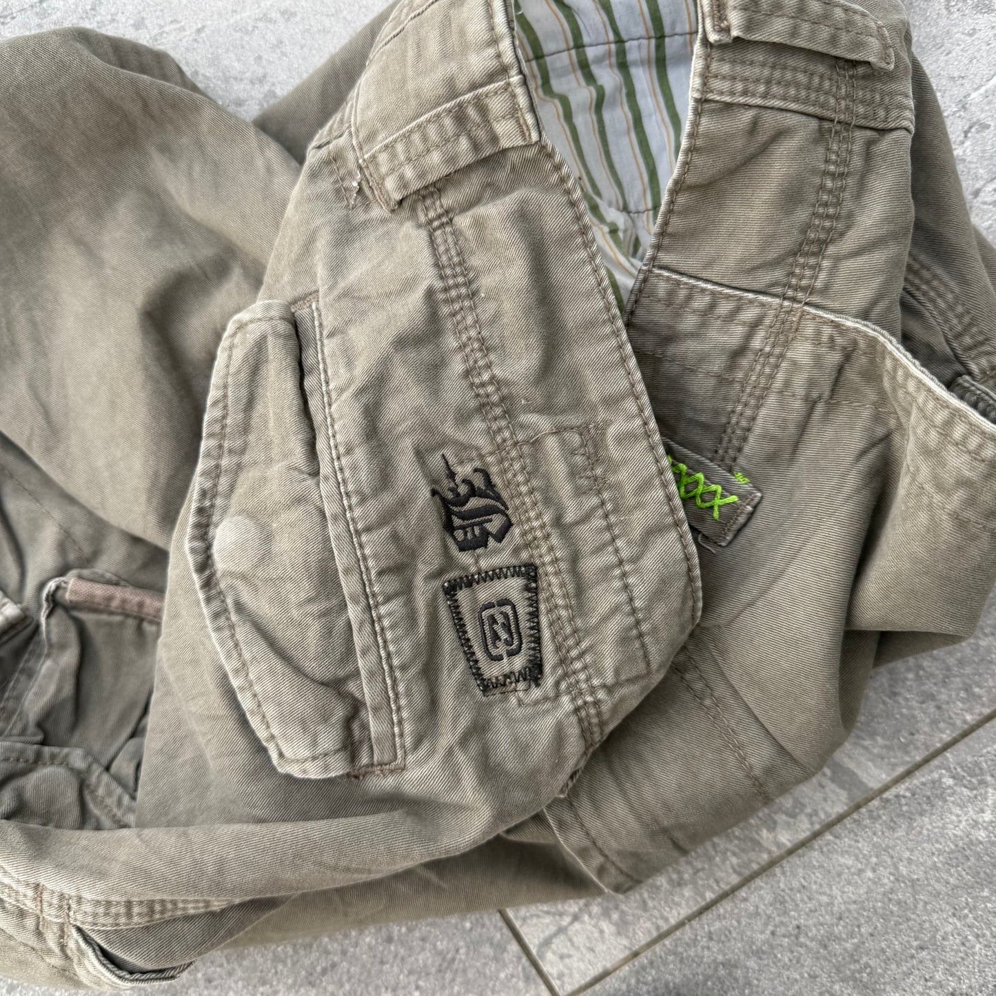 the PERFECT billabong shorts.  - 34”