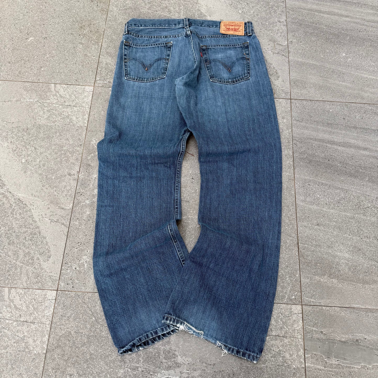 tidiest 527 low bootcuts out there - 33x32”