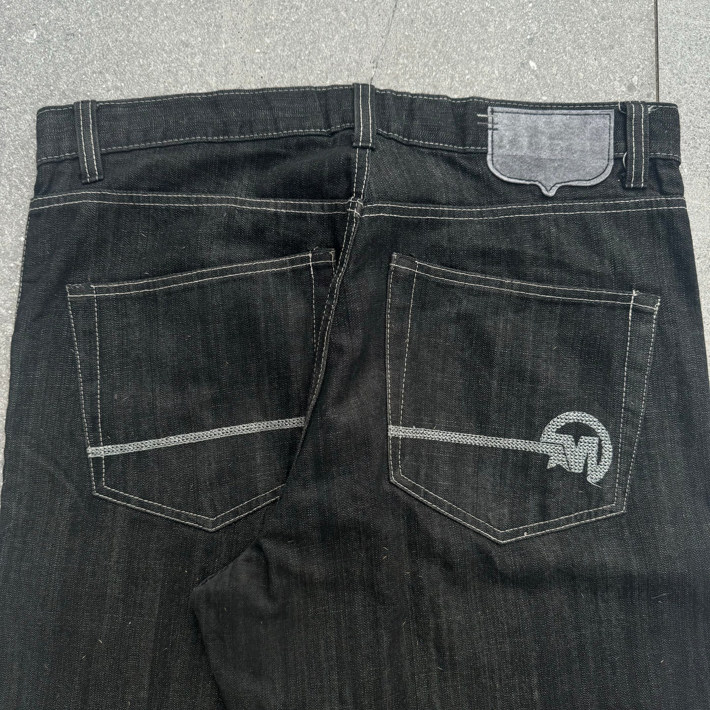 grail 90s mecca denim - 38x29”