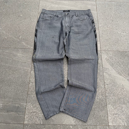 legendary status wing bootcuts - 38x31”