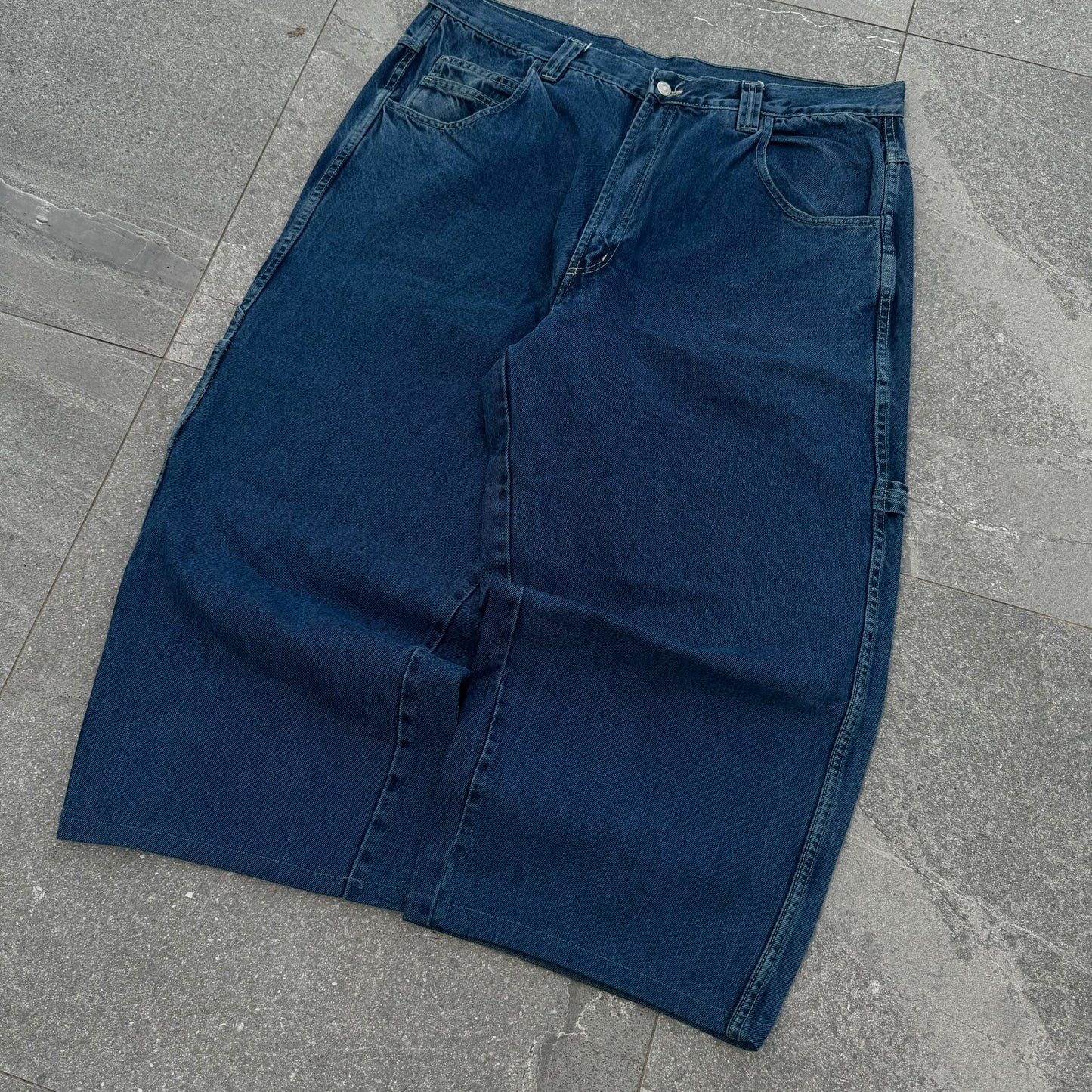 FAT fubu jeans - 40x25”