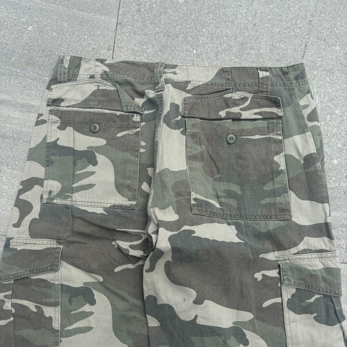 faaaaat camos - 38x30”