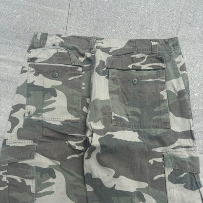 faaaaat camos - 38x30”