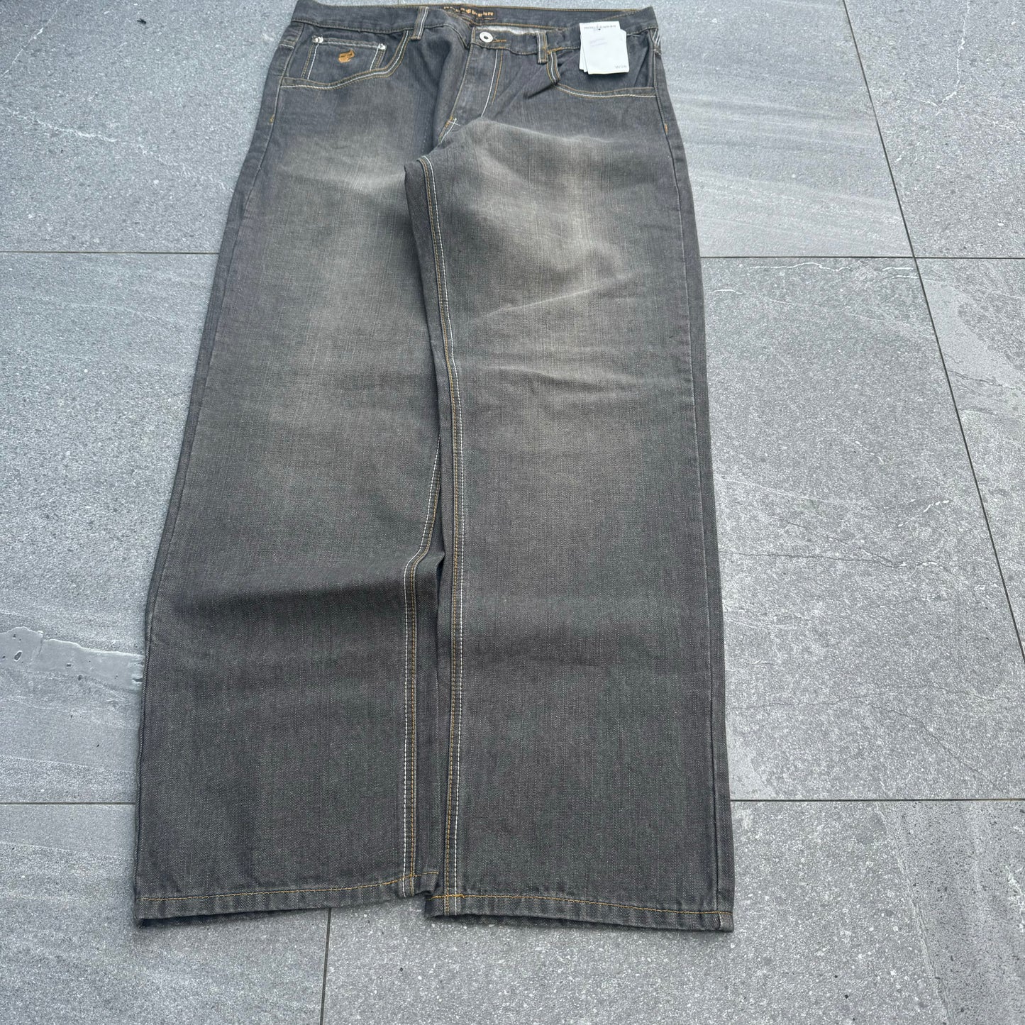 deadstock rocawear jeans - 36x32”