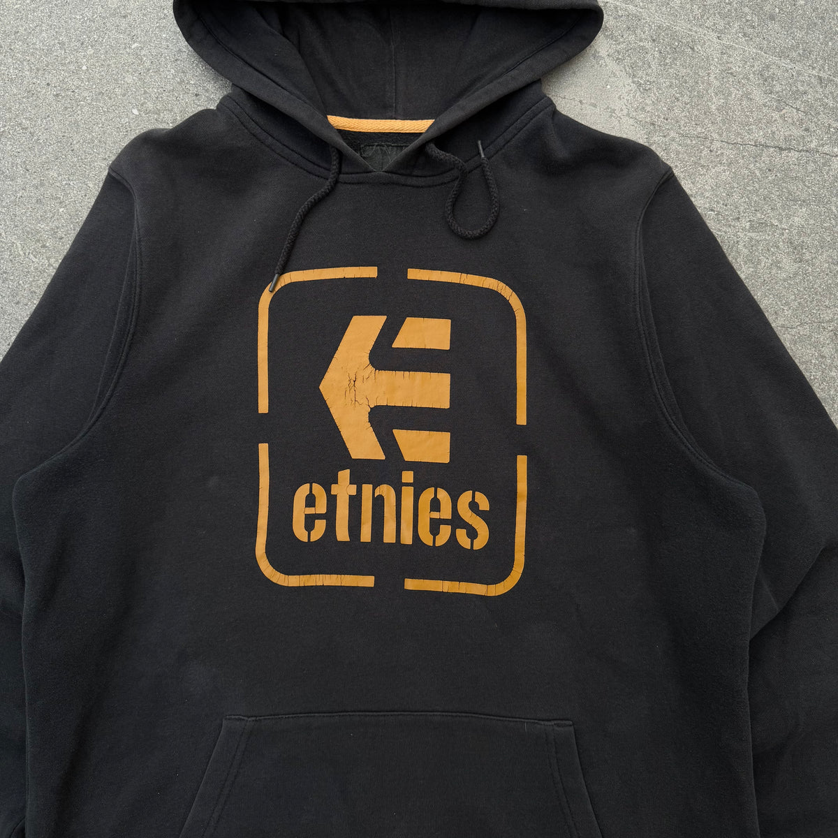 2000s etnies logo hit - L
