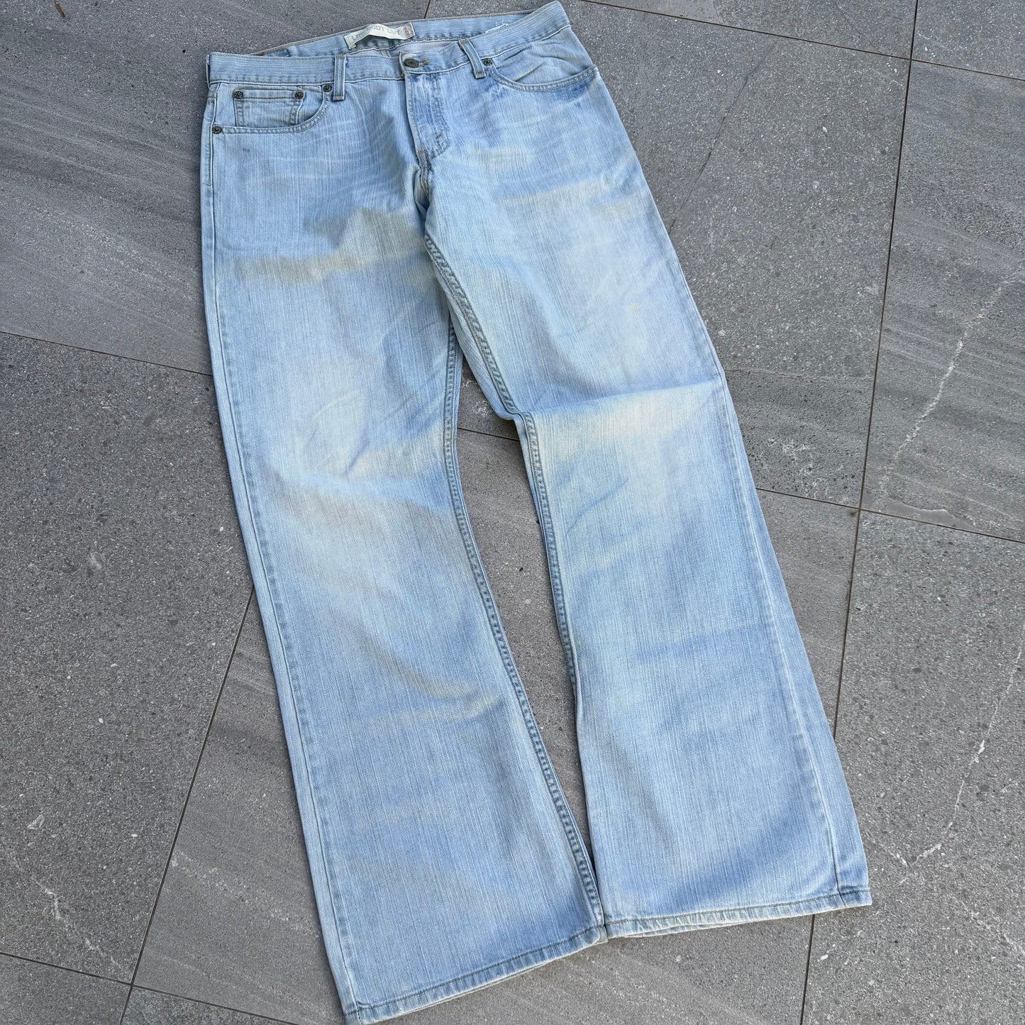 gggGOATED icewash levi’s - 34x33”
