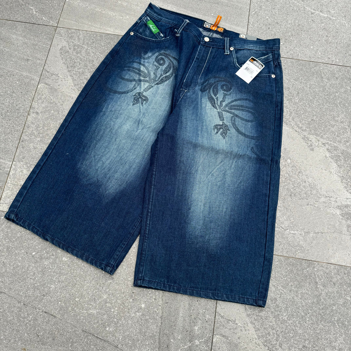 i guarantee these will be the best pair of jorts u own - 36x18”