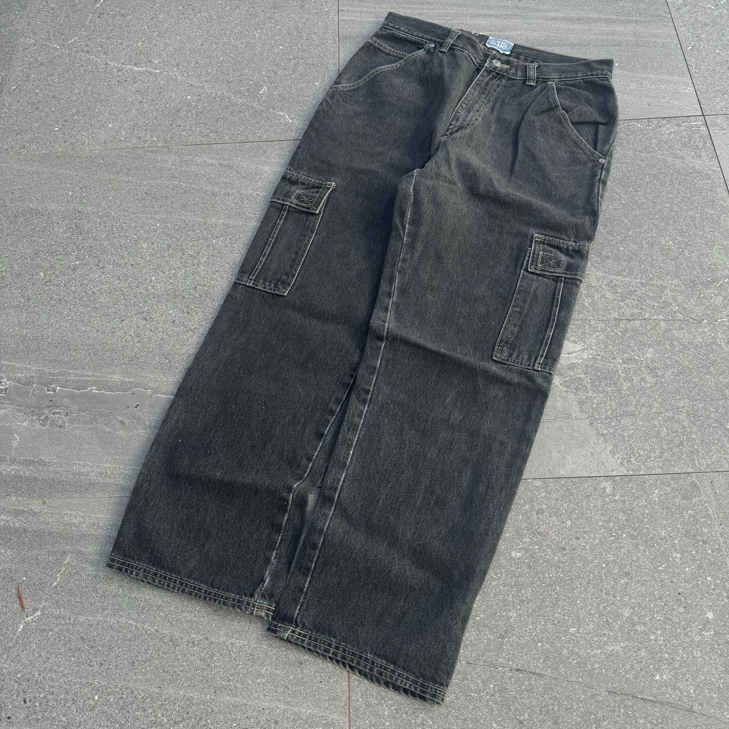 cargo jeans - 32x30”