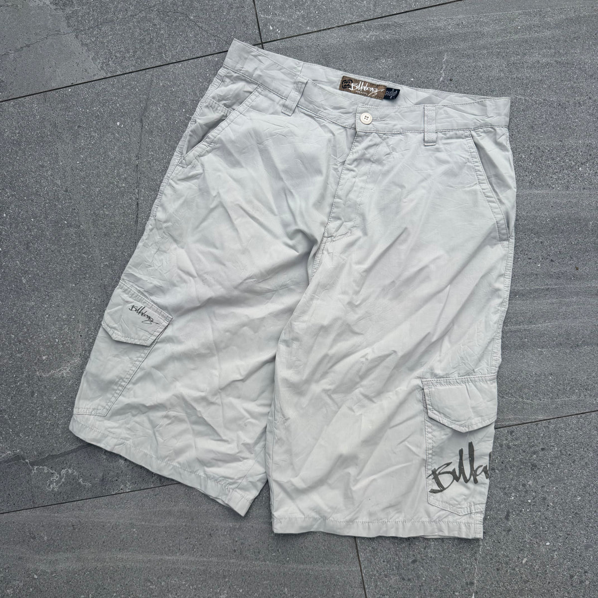 holy fuckkk 3/4 spec billabong shorts - 33”