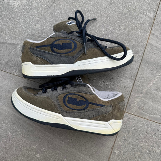 OG vans (insanely hard) - men’s US 6.5 / women’s US 8