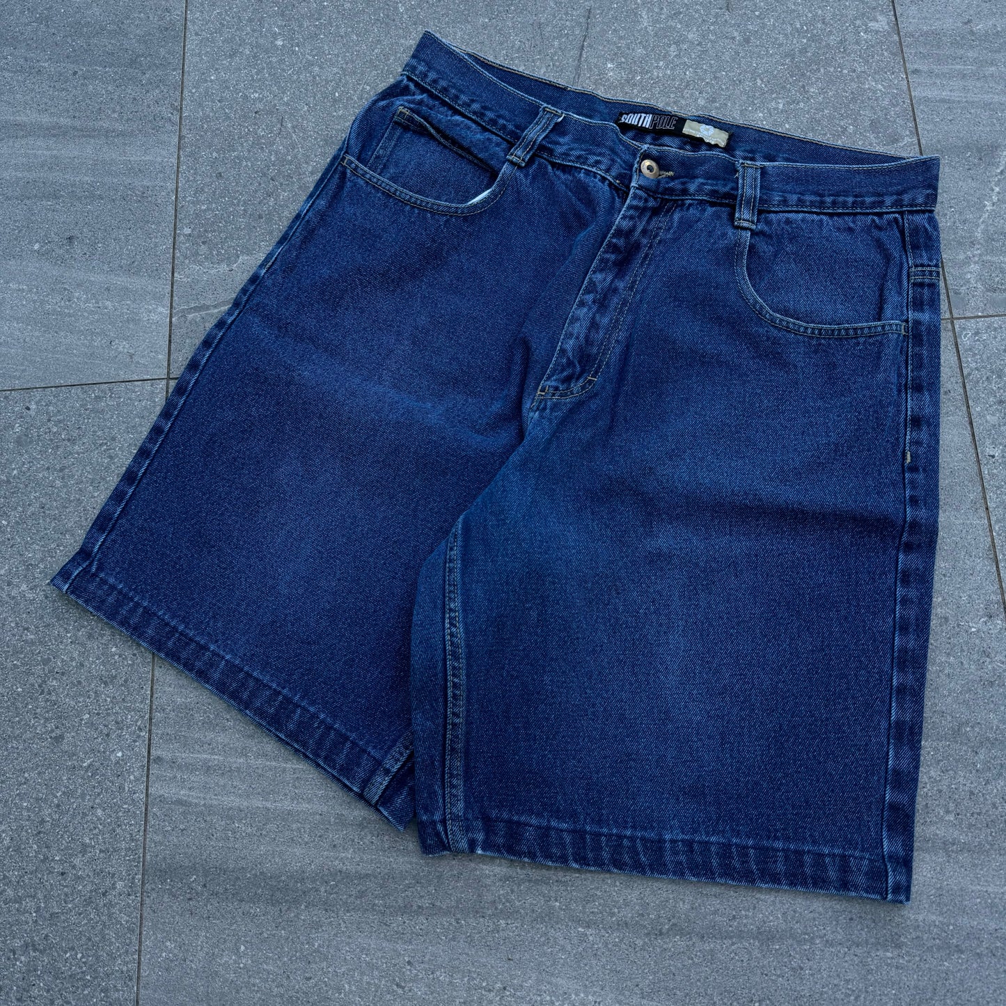 festival spec southpoles - 34x11”