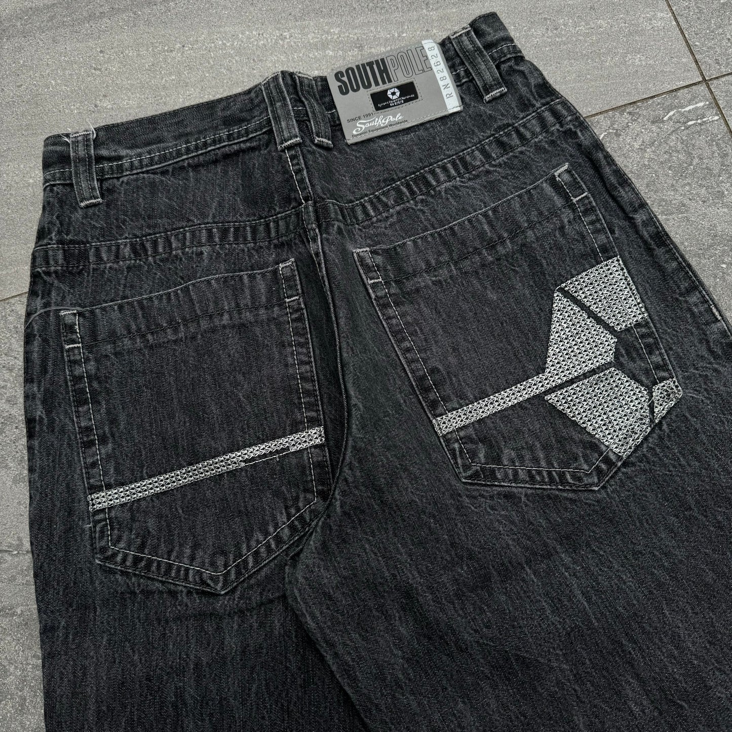 southpole hexagon jorts - 29”