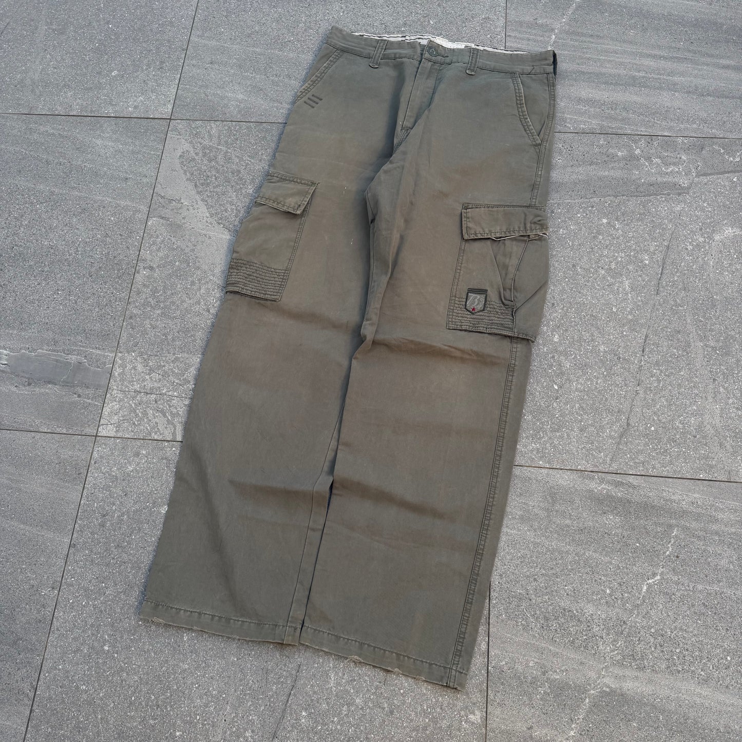 beautiful billabong army cargos ✌️ - 34x31”