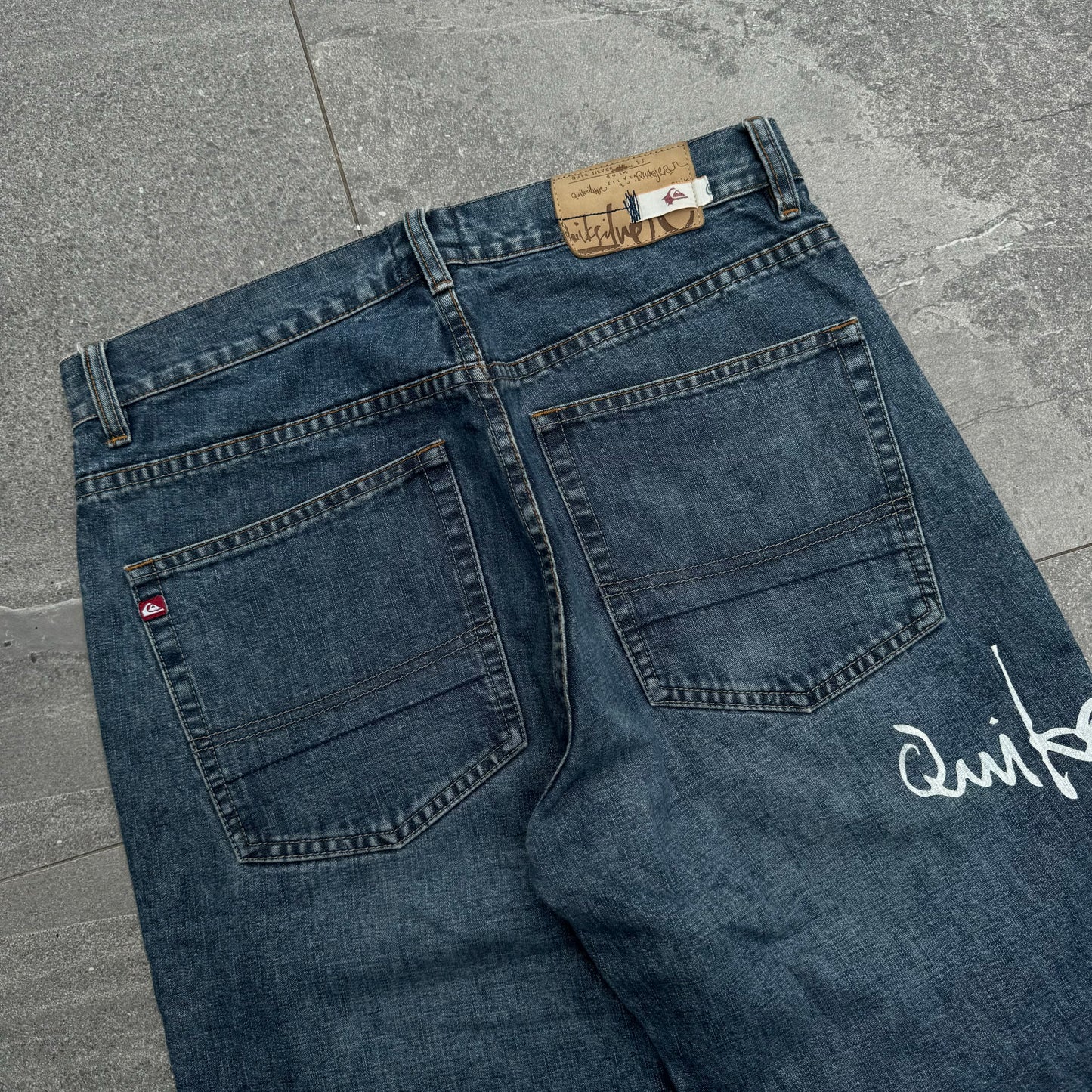 clean quiksilver jeans - 33x31”