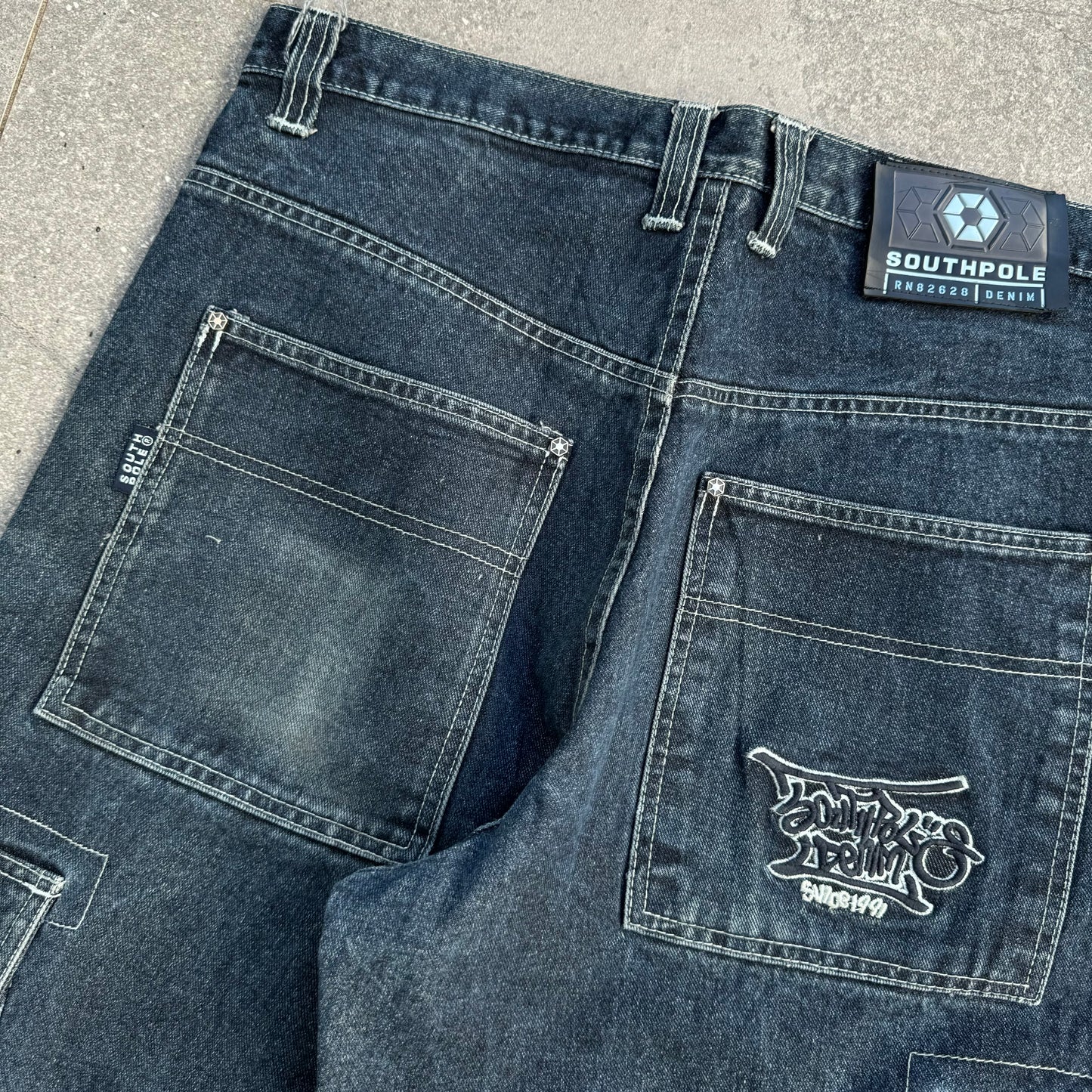 southpole graffiti cargos - 34”