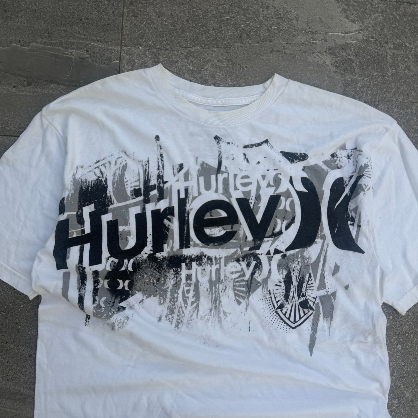 clean af hurley tee - M