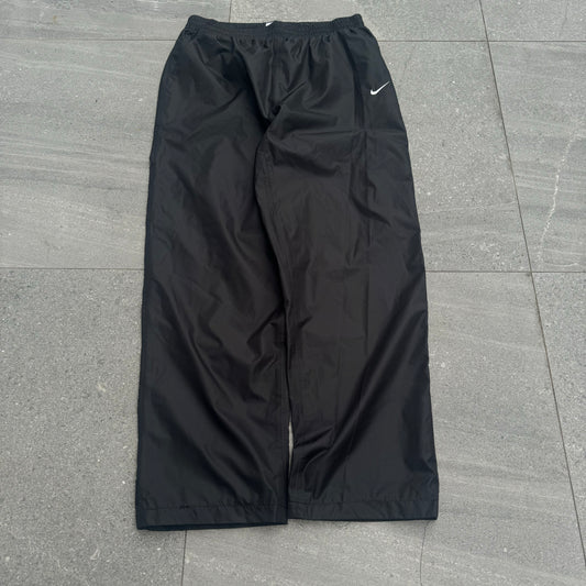 great nike daily’s ((adjustable hem)) - L (34”)