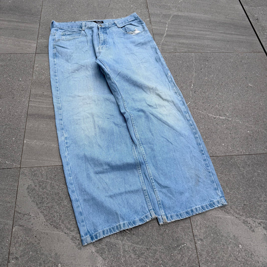 beautifully fitting southpoles - 38x33”