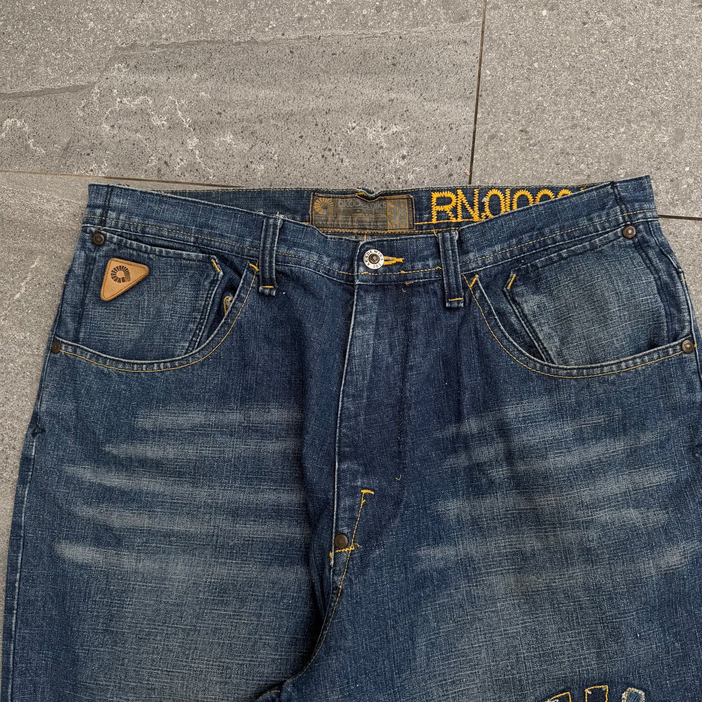 embroidered akademiks - 34x29”