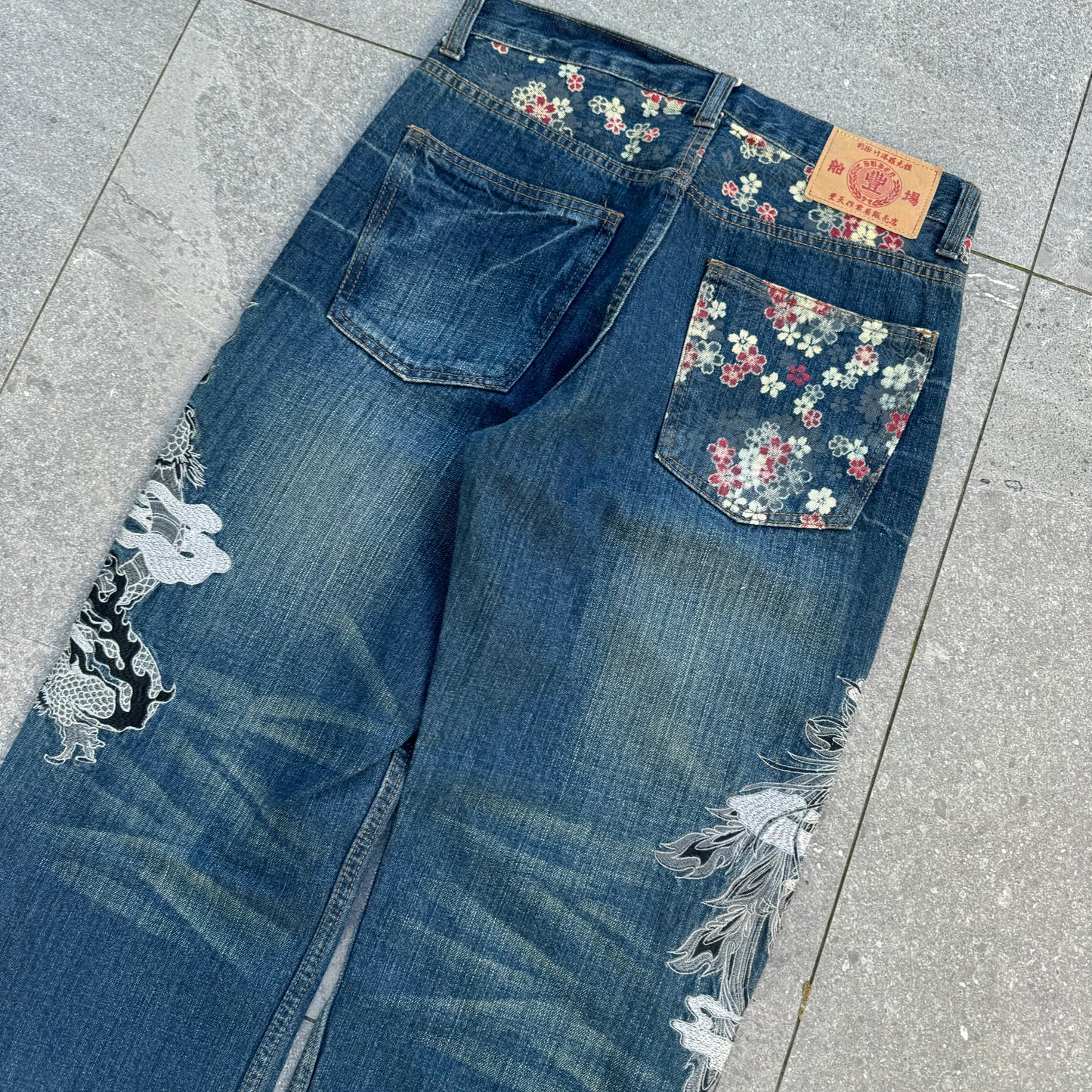 double hit dragons - 30x32”