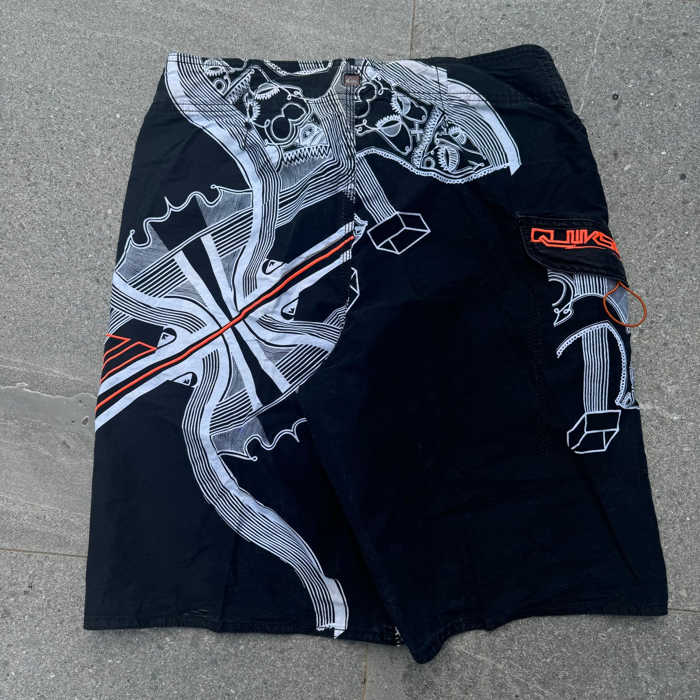 coldddd quiksilver boardies - 32x10.5”