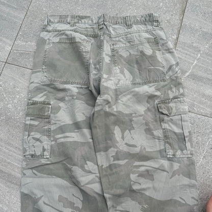 wrangler camos - 34x32”