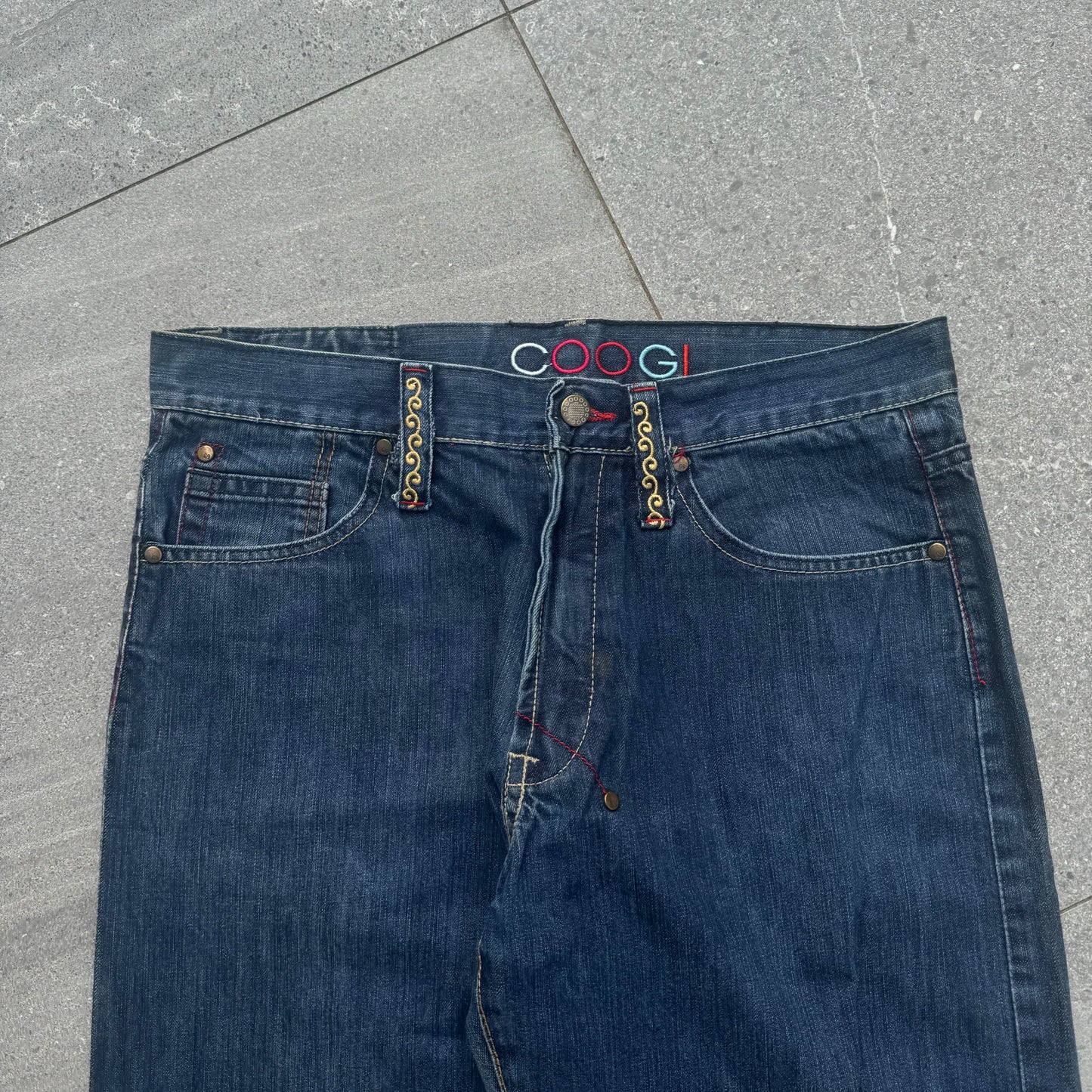 coogi crowns - 36x33”