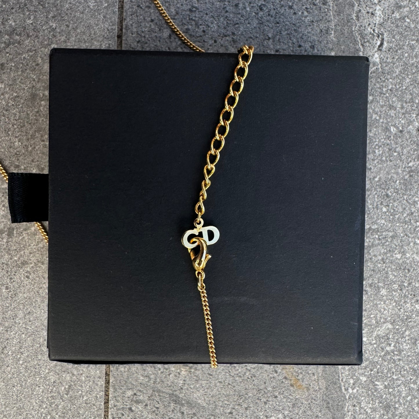 gold plated dior shell necklace