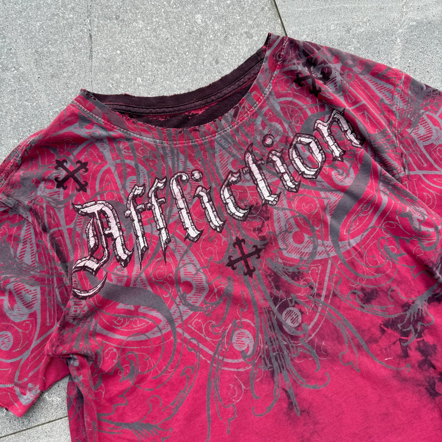 reversible affliction tee -M/L